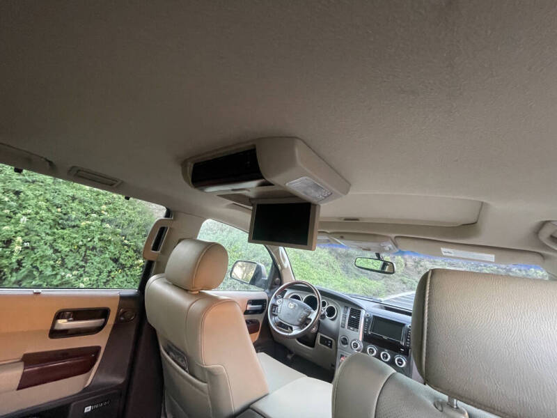 2011 Toyota Sequoia Platinum