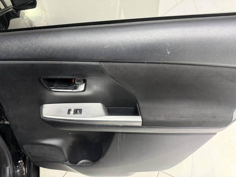 2015 Toyota Prius v Two