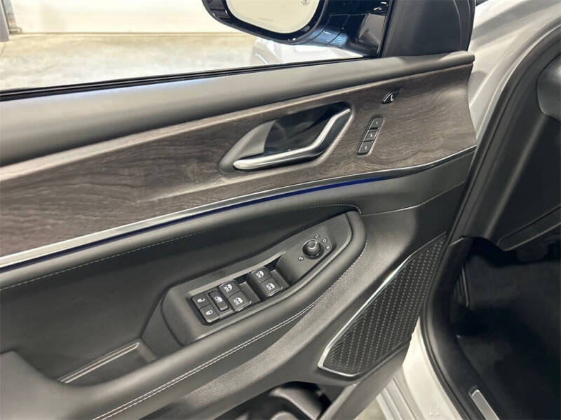 2025 Jeep Grand Cherokee Overland