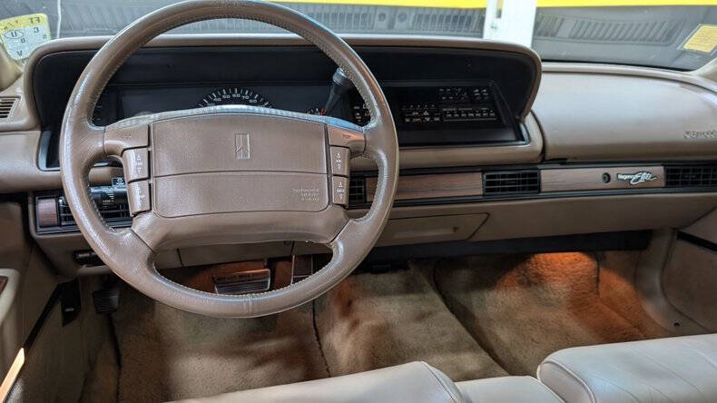 1992 Oldsmobile Ninety-Eight Regency Elite