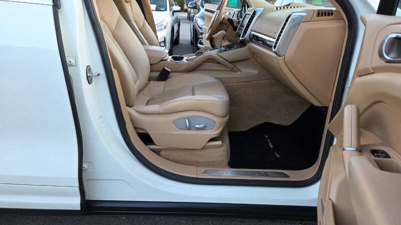 2012 Porsche Cayenne S Hybrid