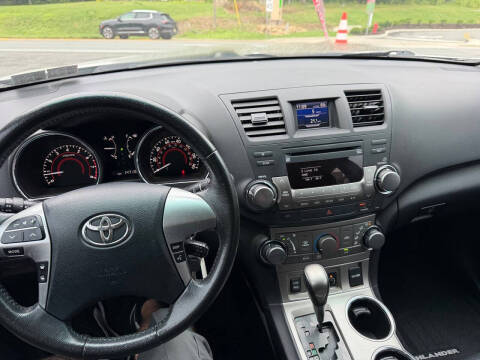 2012 Toyota Highlander SE