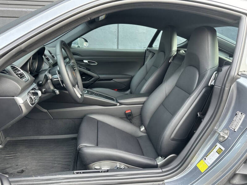 2025 Porsche 718 Cayman