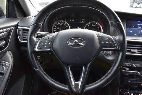 2017 Infiniti QX30 Luxury