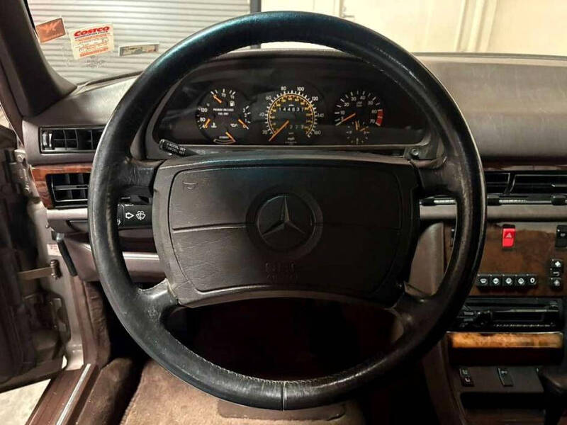 1991 Mercedes-Benz 560-Class 560 SEL