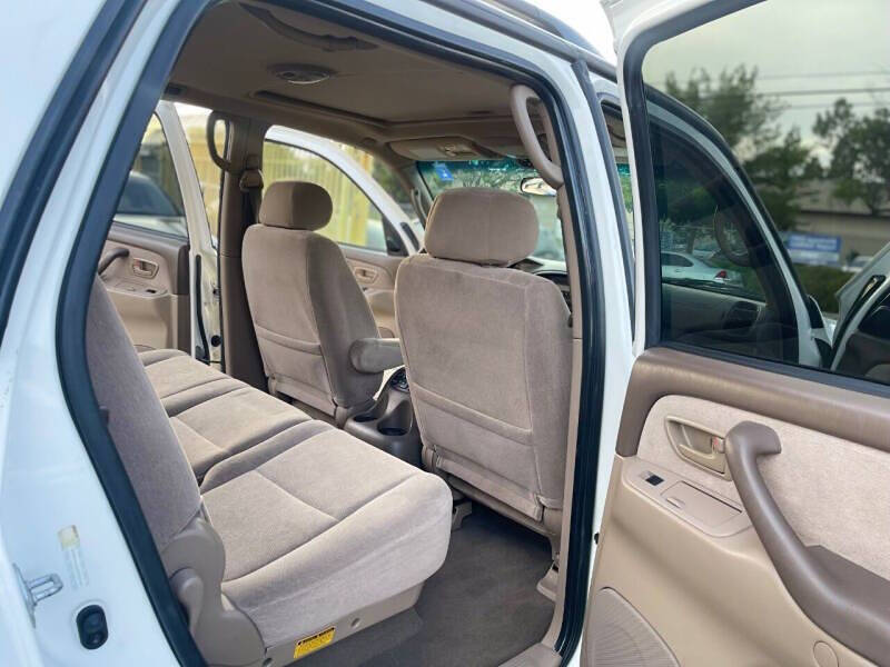 2002 Toyota Sequoia SR5