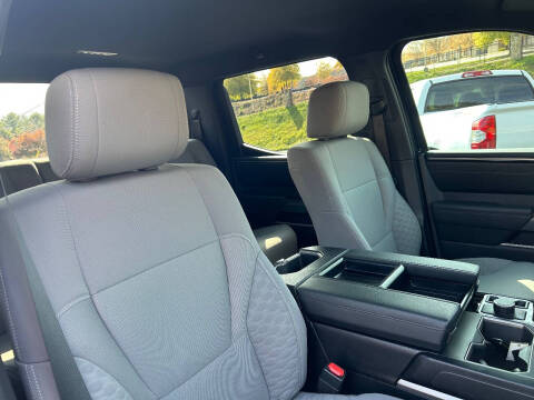 2025 Toyota Tundra SR5