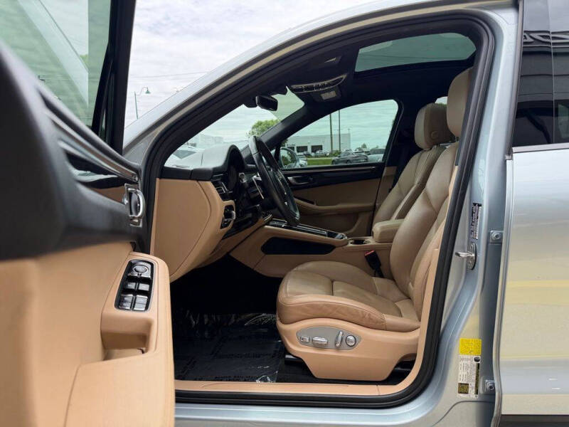 2022 Porsche Macan