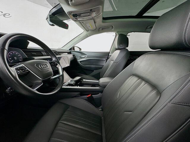 2024 Audi Q8 e-tron quattro Premium Plus