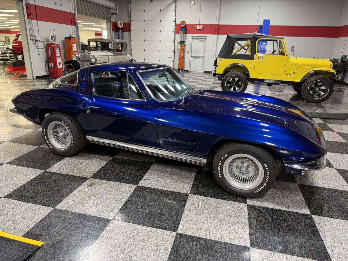 1964 Chevrolet Corvette 2