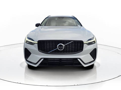 2025 Volvo XC60 T8 Plus Dark Theme