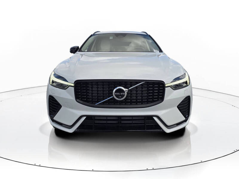 2025 Volvo XC60 T8 Plus Dark Theme