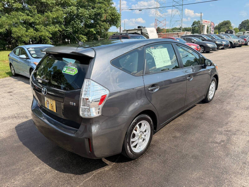 2013 Toyota Prius v Two