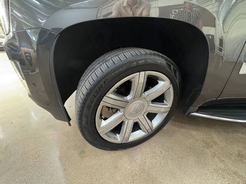 2017 Cadillac Escalade Luxury