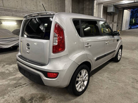 2012 Kia Soul +