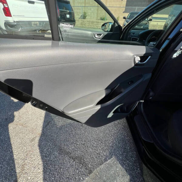 2017 Hyundai Ioniq Hybrid Blue