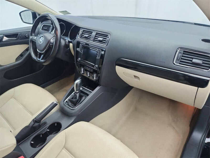 2016 Volkswagen Jetta 1.8T SEL