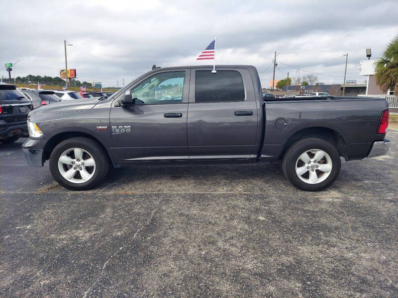 2022 RAM Ram 1500 Classic Tradesman photo 3