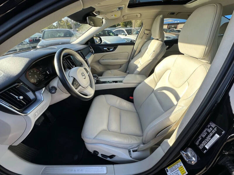 2019 Volvo S60 T5 Momentum