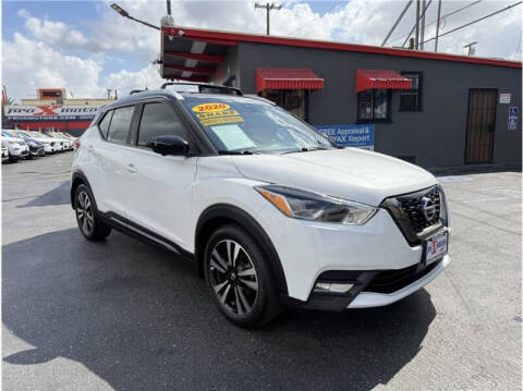 2020 Nissan Kicks SR