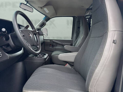 2024 GMC Savana 2500