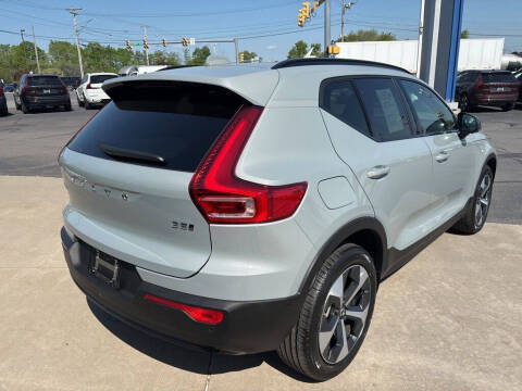 2026 Volvo XC40 B5 Plus