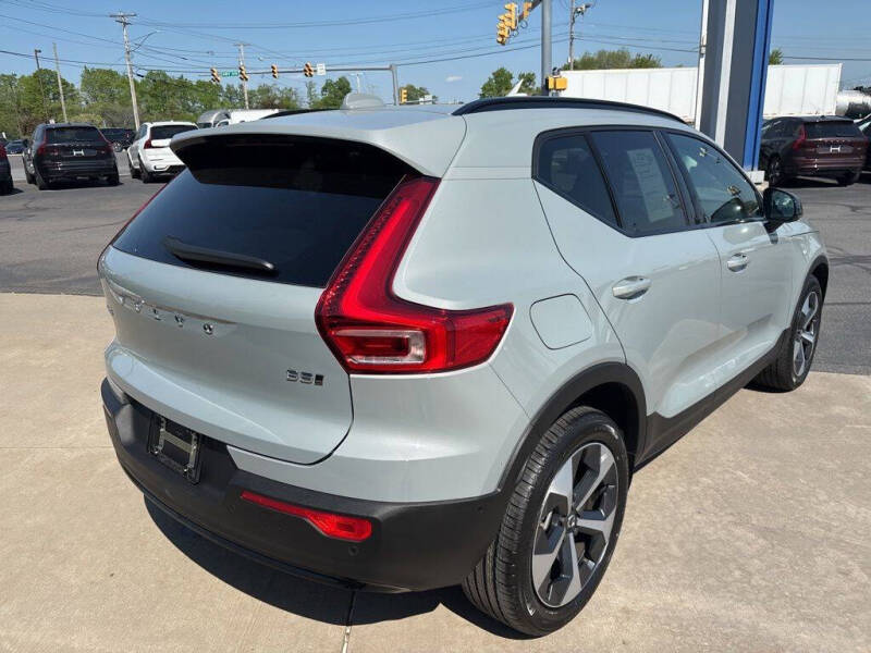 2026 Volvo XC40 B5 Plus