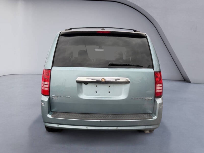 2010 Chrysler Town and Country Limited