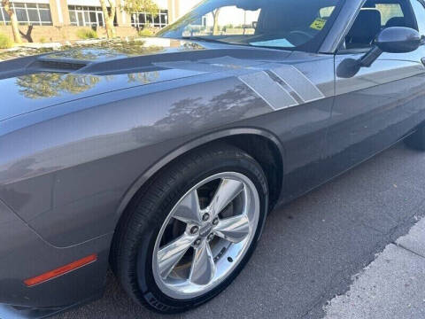 2015 Dodge Challenger SXT