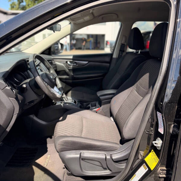 2019 Nissan Rogue S