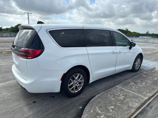 2024 Chrysler Pacifica Touring