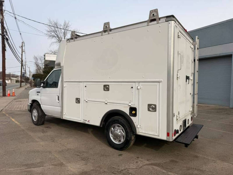 2015 Ford E-Series E-350 SD