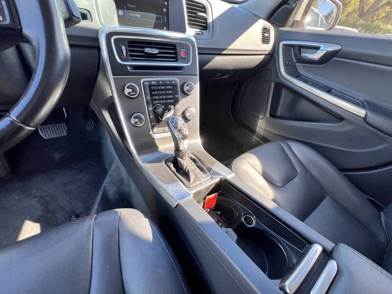 2015 Volvo S60 T5 Drive-E Premier Plus