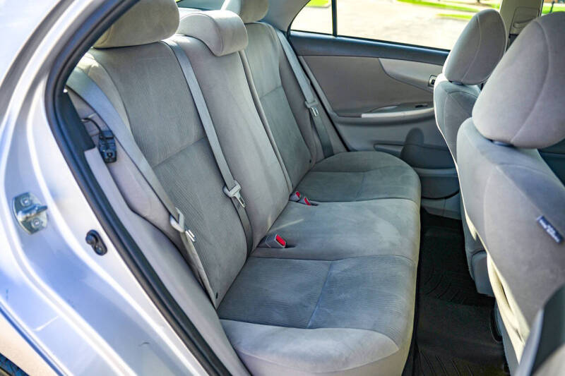 2012 Toyota Corolla LE