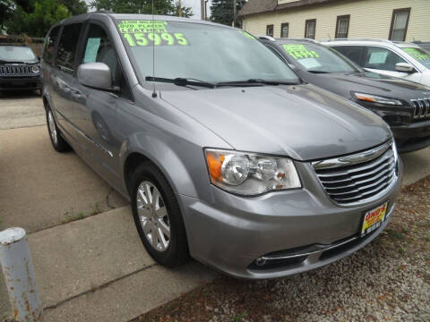 2016 Chrysler Town and Country for sale at Uno's Auto Sales in Milwaukee WI