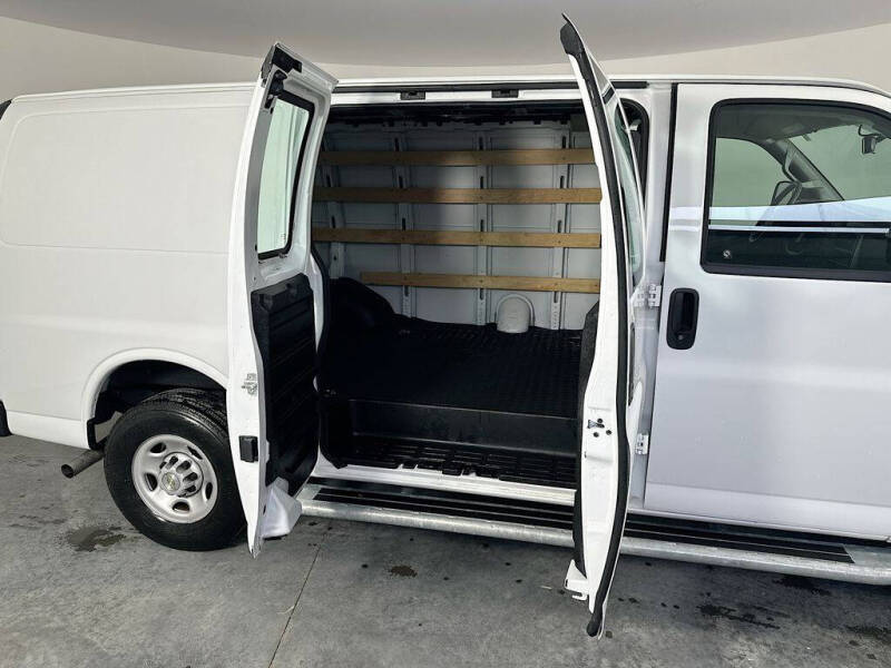 2024 Chevrolet Express 2500