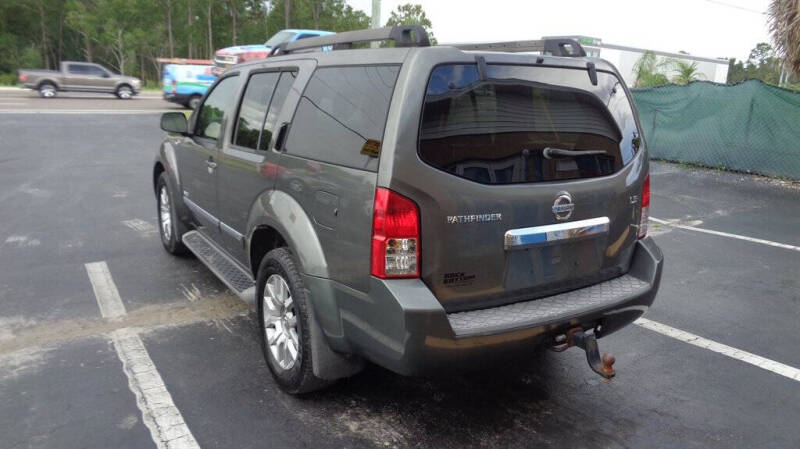 2008 Nissan Pathfinder LE V8