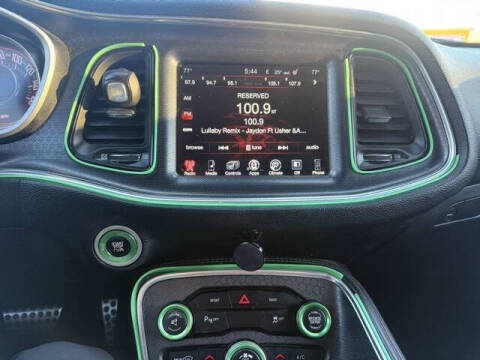 2015 Dodge Challenger SXT Plus