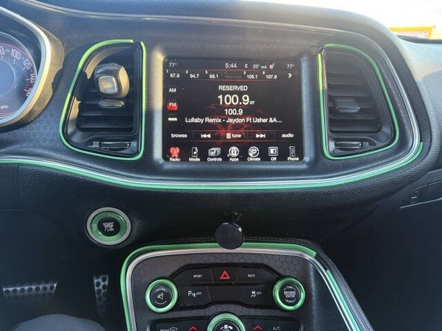 2015 Dodge Challenger SXT Plus