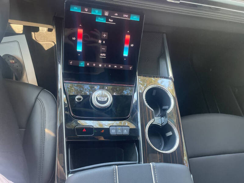 2025 Cadillac Escalade ESV Luxury