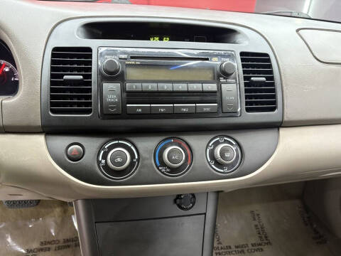 2005 Toyota Camry LE