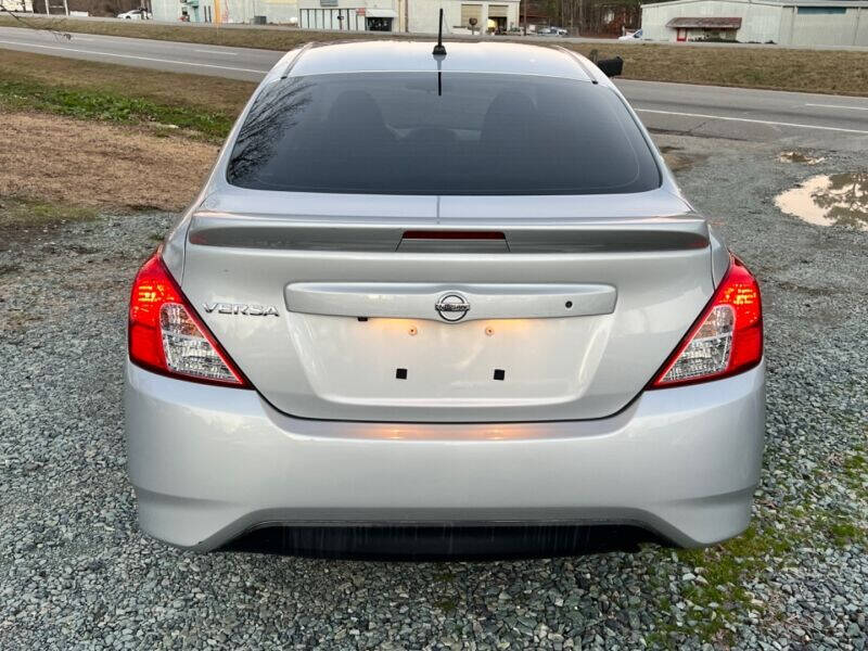 2019 Nissan Versa