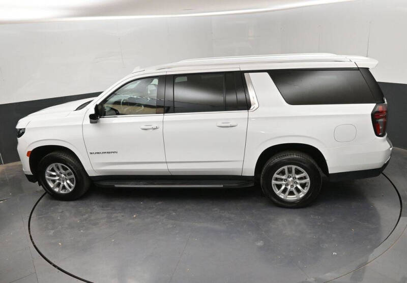 2024 Chevrolet Suburban LT