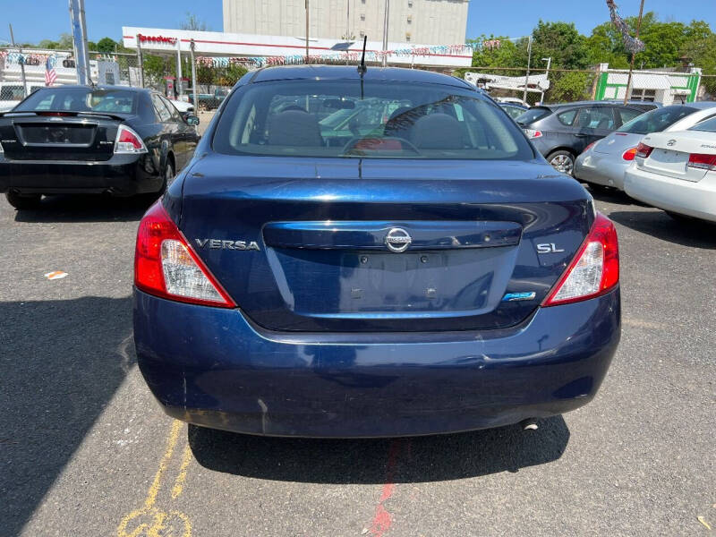 2012 Nissan Versa 1.6 SL