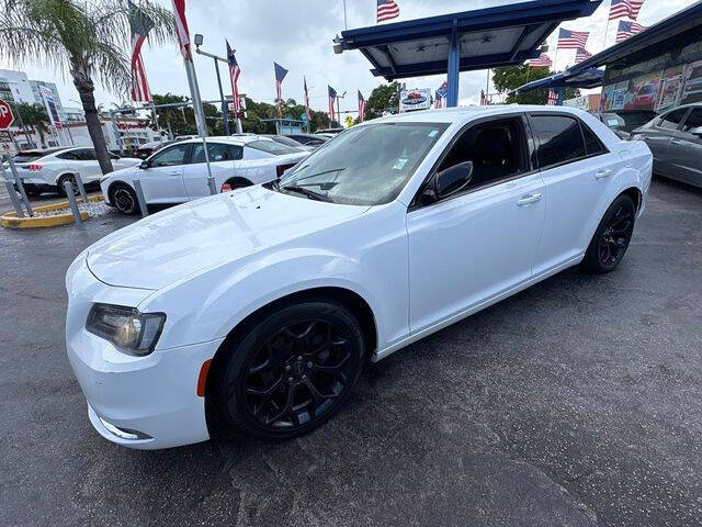 2019 Chrysler 300 Touring
