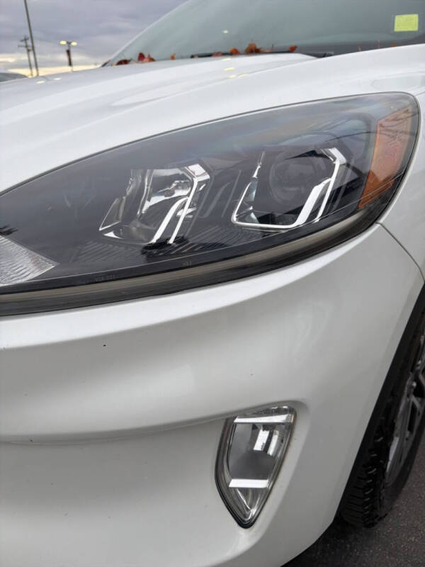 2020 Ford Escape SEL