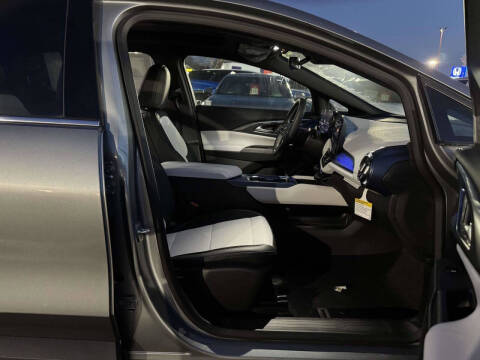 2026 Chevrolet Equinox EV LT 2