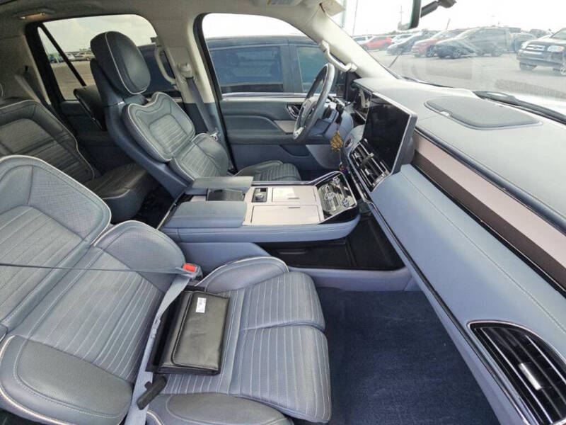 2022 Lincoln Navigator L Black Label