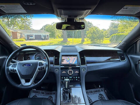 2015 Ford Taurus SEL