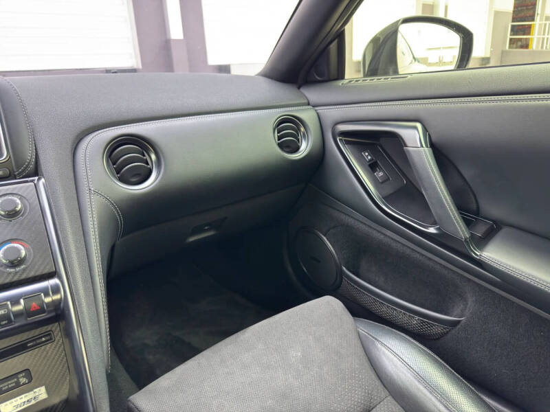 2016 Nissan GT-R Premium